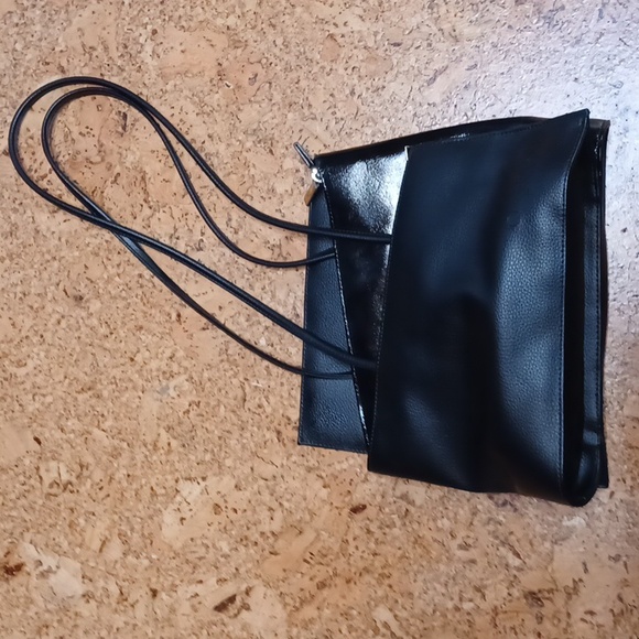 Cleo & Patel Vintage Zig Zag Shoulderbag in Black Leather & Patent Leather - Picture 1 of 7